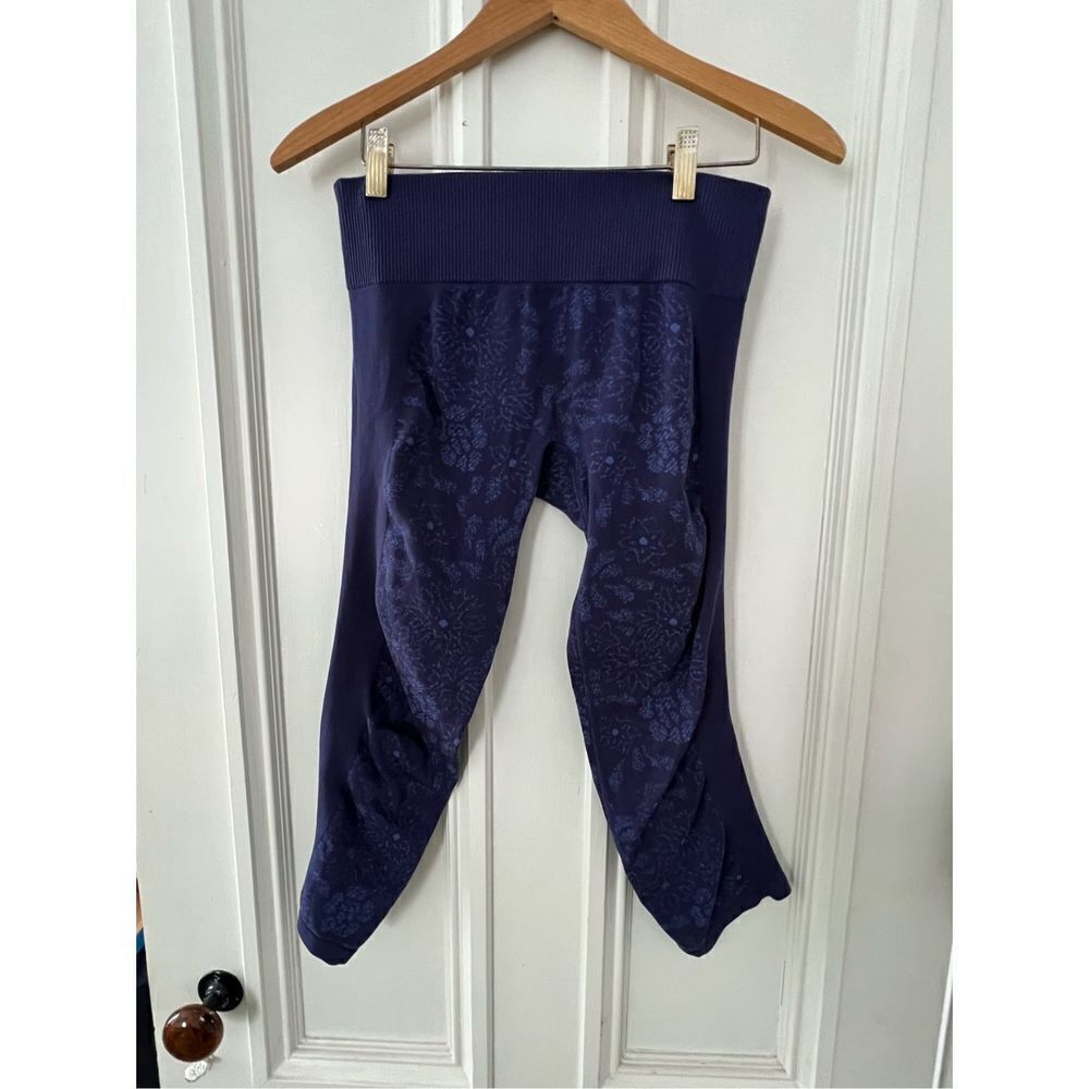 Roxy blue and floral, purple seamless crop leggings M